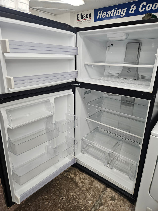 Reconditioned Whirlpool 33" Top-Freezer Refrigerator WRT511SZDB02