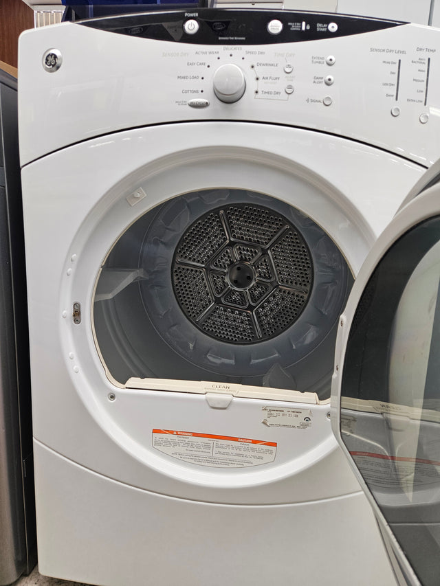 Reconditioned GE 7.0 Cu. Ft. Super Capacity Electric Dryer DCVH515EF0WW