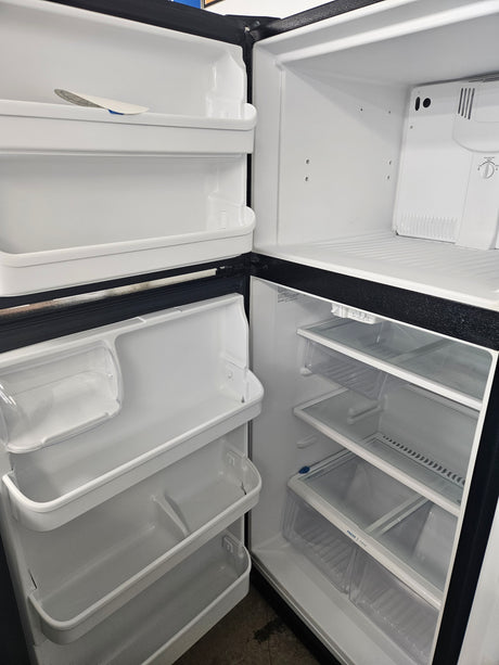 Reconditioned Frigidaire 20.5 Cubic Feet Top Mount Refrigerator FRT21HS6JB0