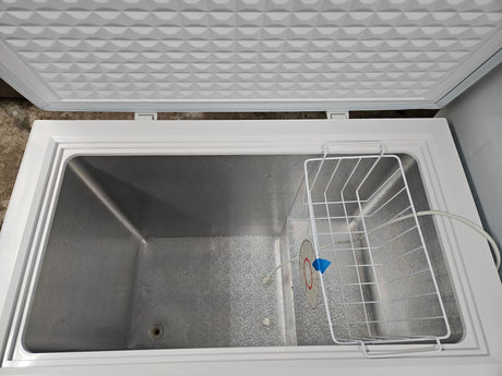 Reconditioned Igloo 7 Cu. Ft. Chest Freezer FRF710-SM-B