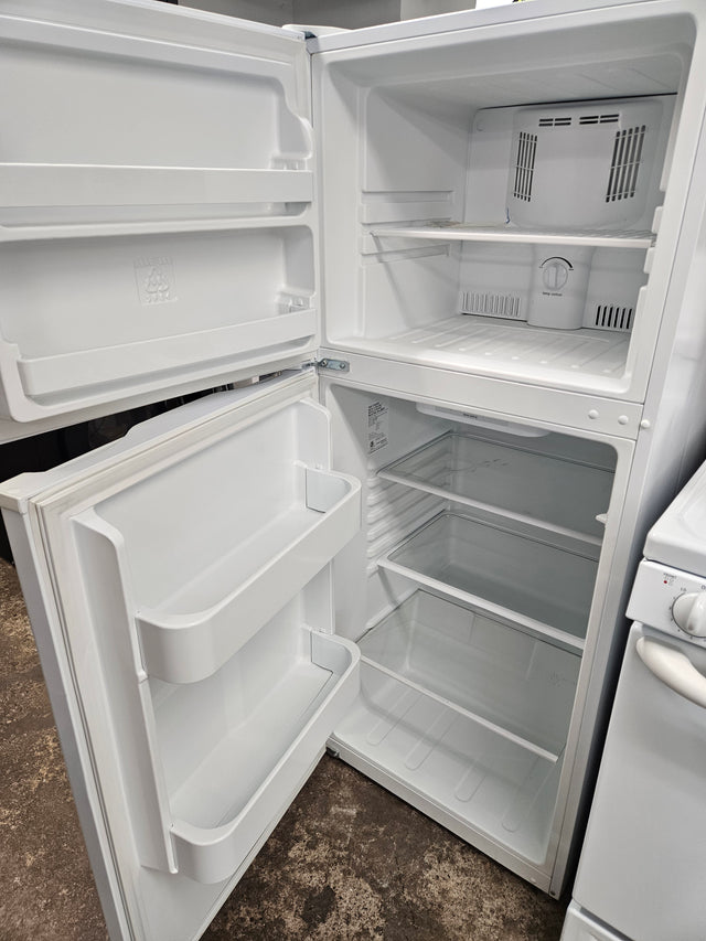 Reconditioned Frigidaire 9.9 Cu. Ft. Top Freezer Refrigerator FFET1022QW