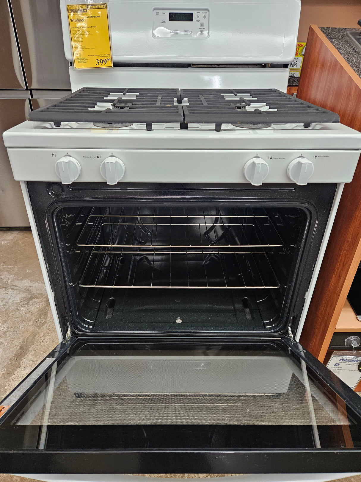 Reconditioned Whirlpool Gas Range w/Under-Oven Broiler WFG320M0BW0