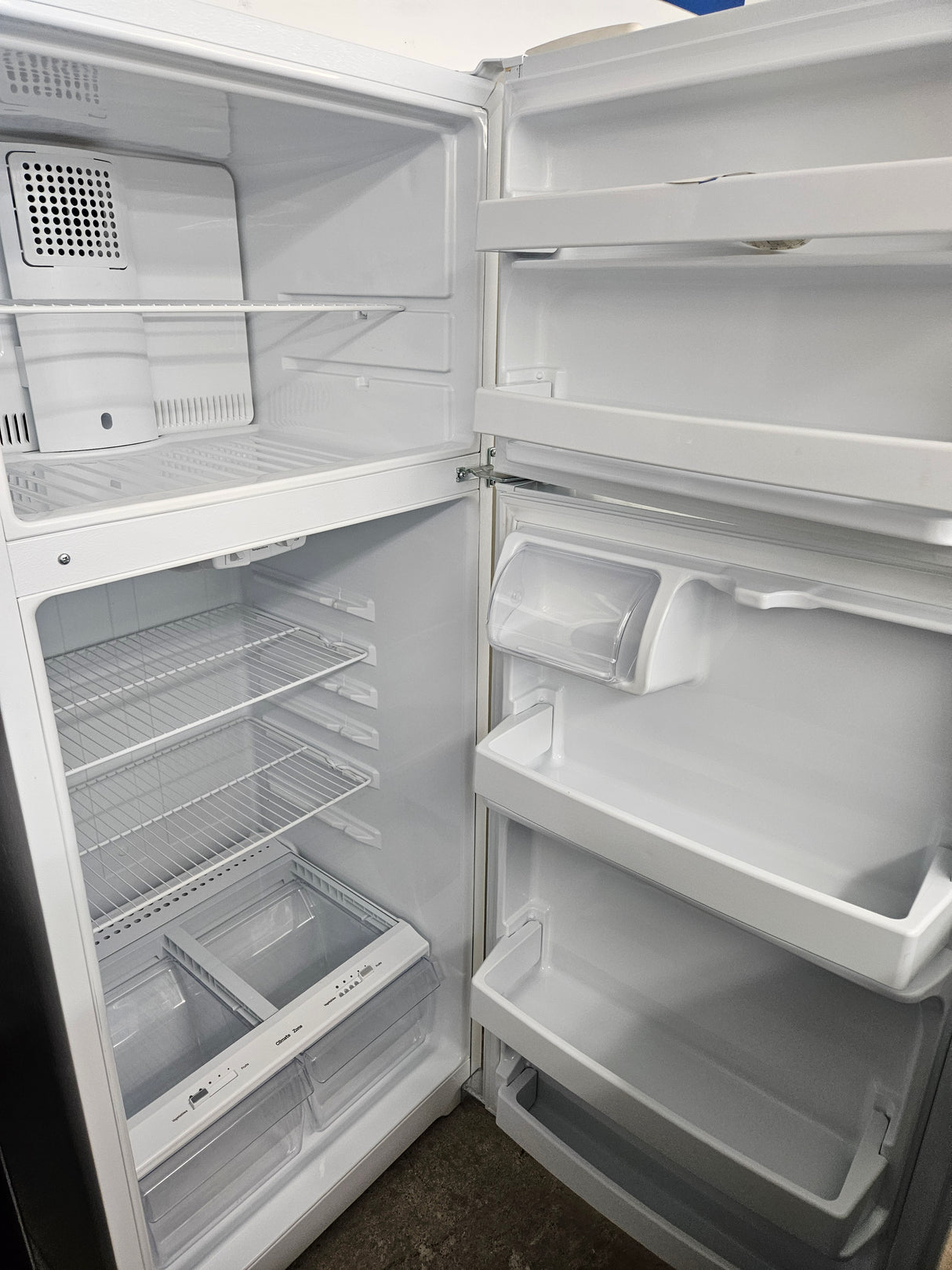 Reconditioned GE 17.5 Cu. Ft. Top-Freezer Refrigerator GTS18GTHNRWW