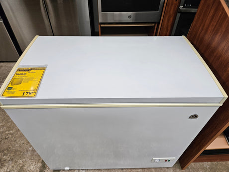Reconditioned Igloo 7 Cu. Ft. Chest Freezer FRF710-SM