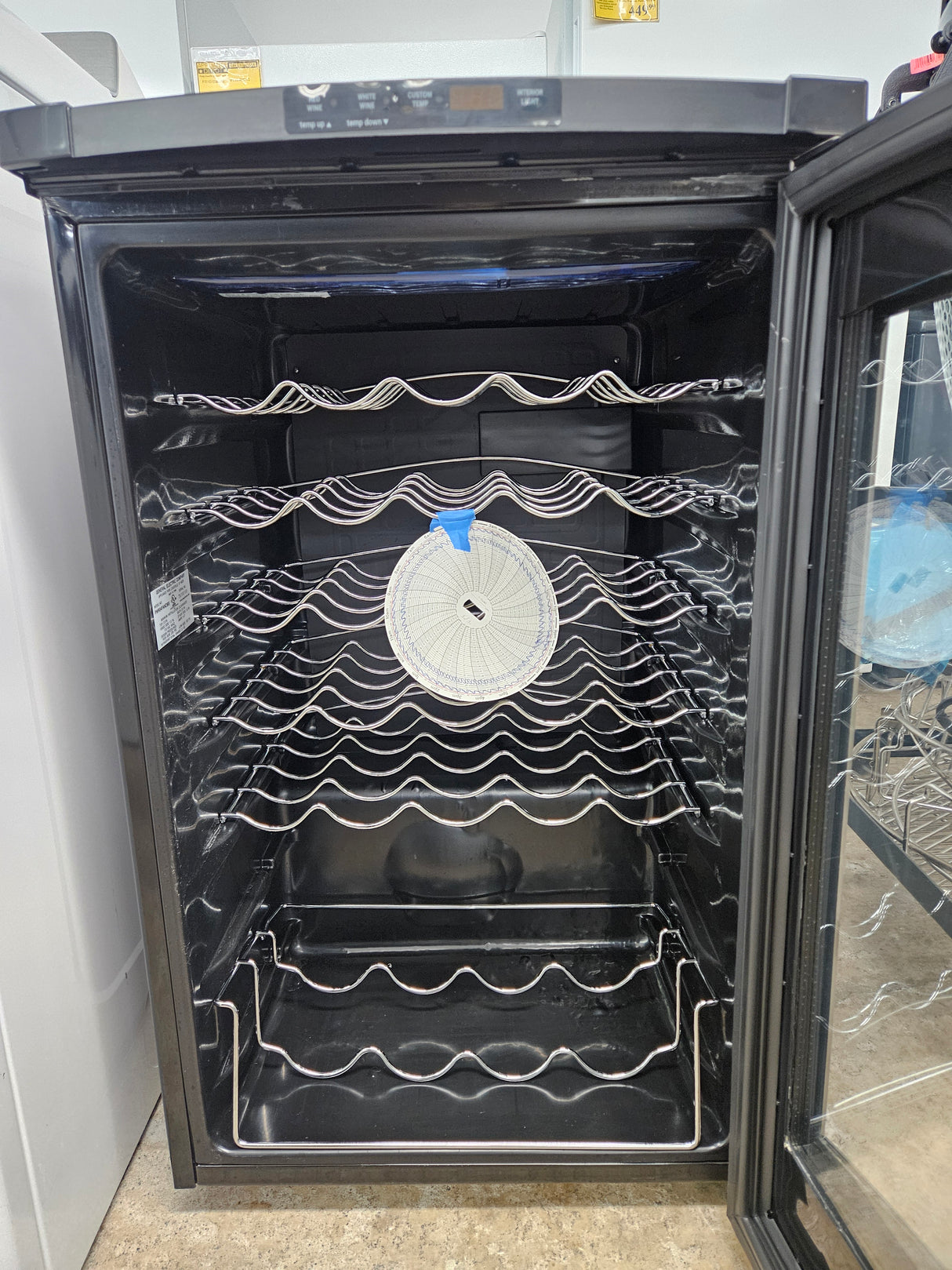 Reconditioned GE Profile Deluxe Wine Chiller PWR04FANBS