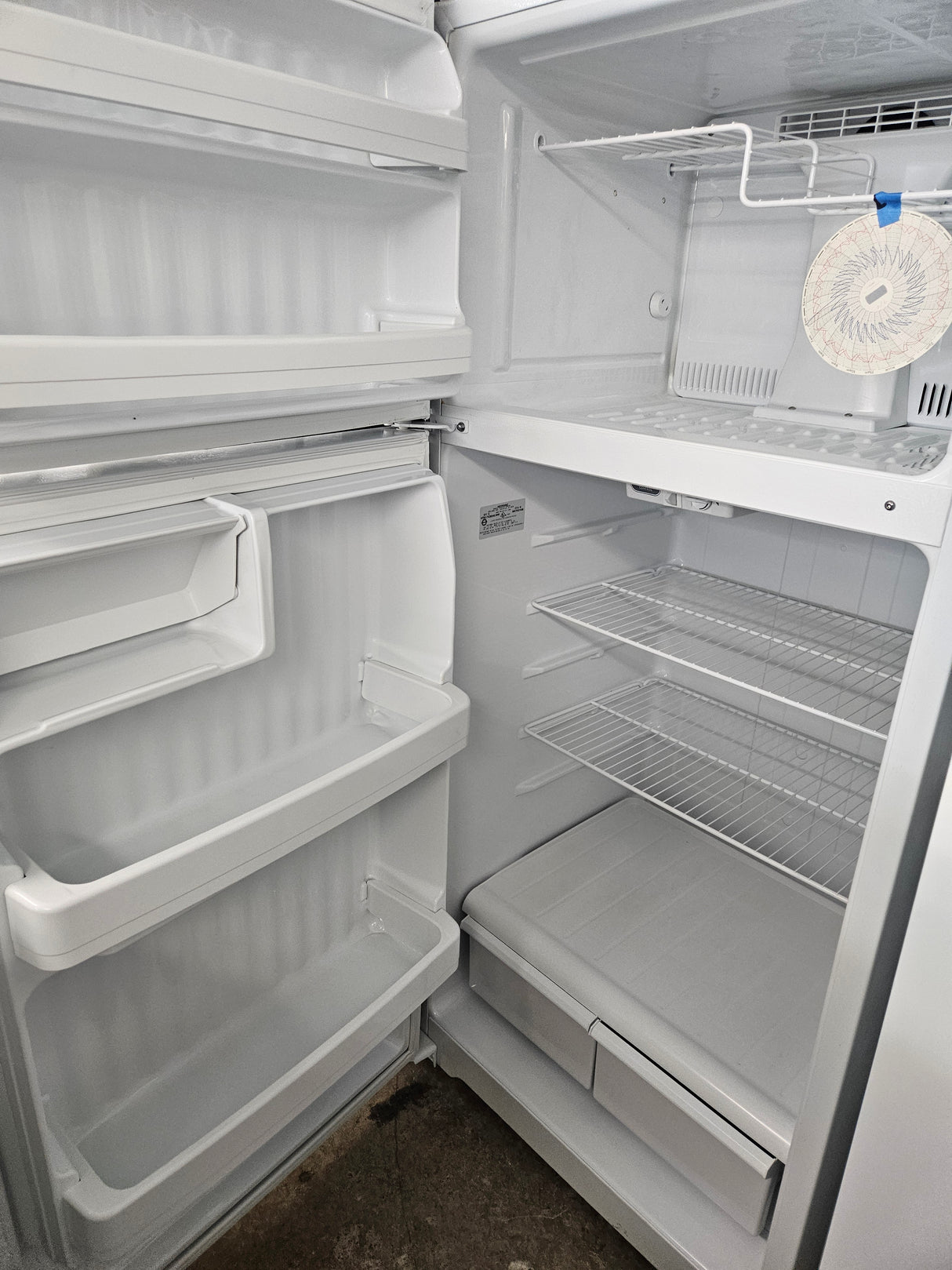 Reconditioned Hotpoint Top-Freezer Refrigerator HTN17CBD4LWW