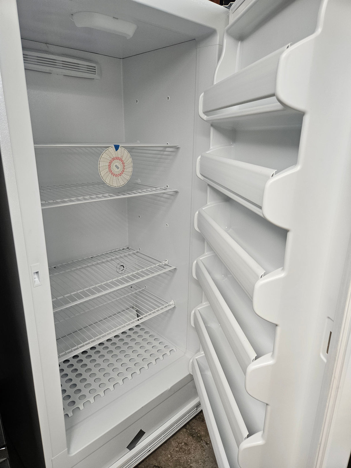 Reconditioned Frigidaire 20.2 Cu. Ft. Upright Freezer FFFH20F2QWF