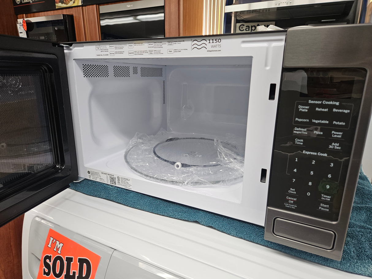 Reconditioned GE 1.6 Cu. Ft. Countertop Microwave Oven JES1657BM2TS