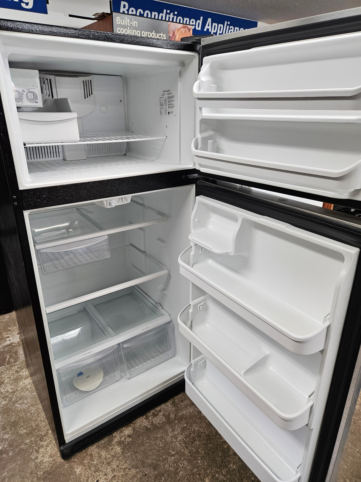 Reconditioned Frigidaire Refrigerator LFHT1817LF6