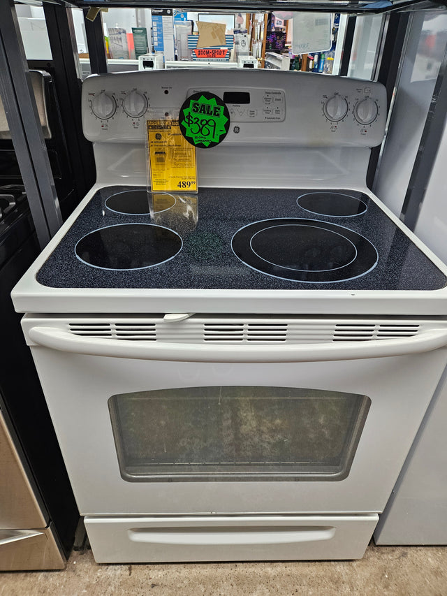 Reconditioned GE 30" Free-Standing Electric Range JB640DR4WW
