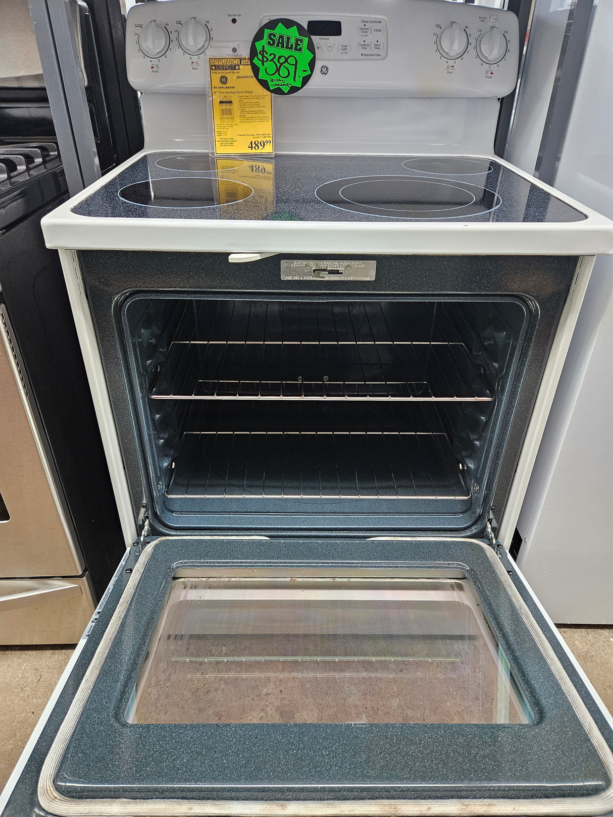Reconditioned GE 30" Free-Standing Electric Range JB640DR4WW