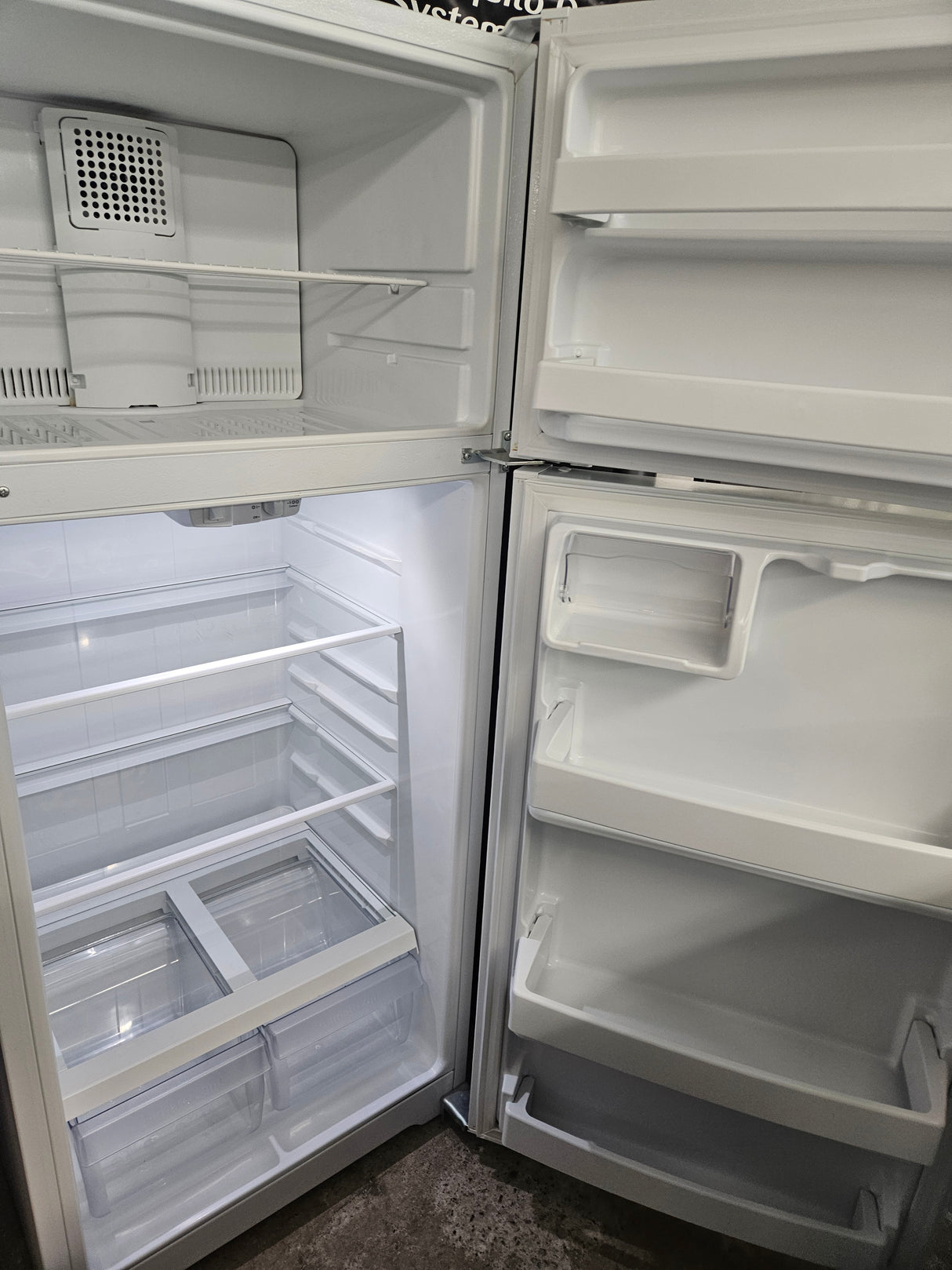 Reconditioned GE 17.5 Cu. Ft. Top Freezer Refrigerator GTS18GTNFRWW