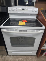 Reconditioned GE 30" Free-Standing CleanDesign Electric Range JB620DR4WW