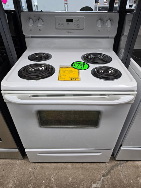 Reconditioned Frigidaire 30" Freestanding Electric Range FFEF3015LWE
