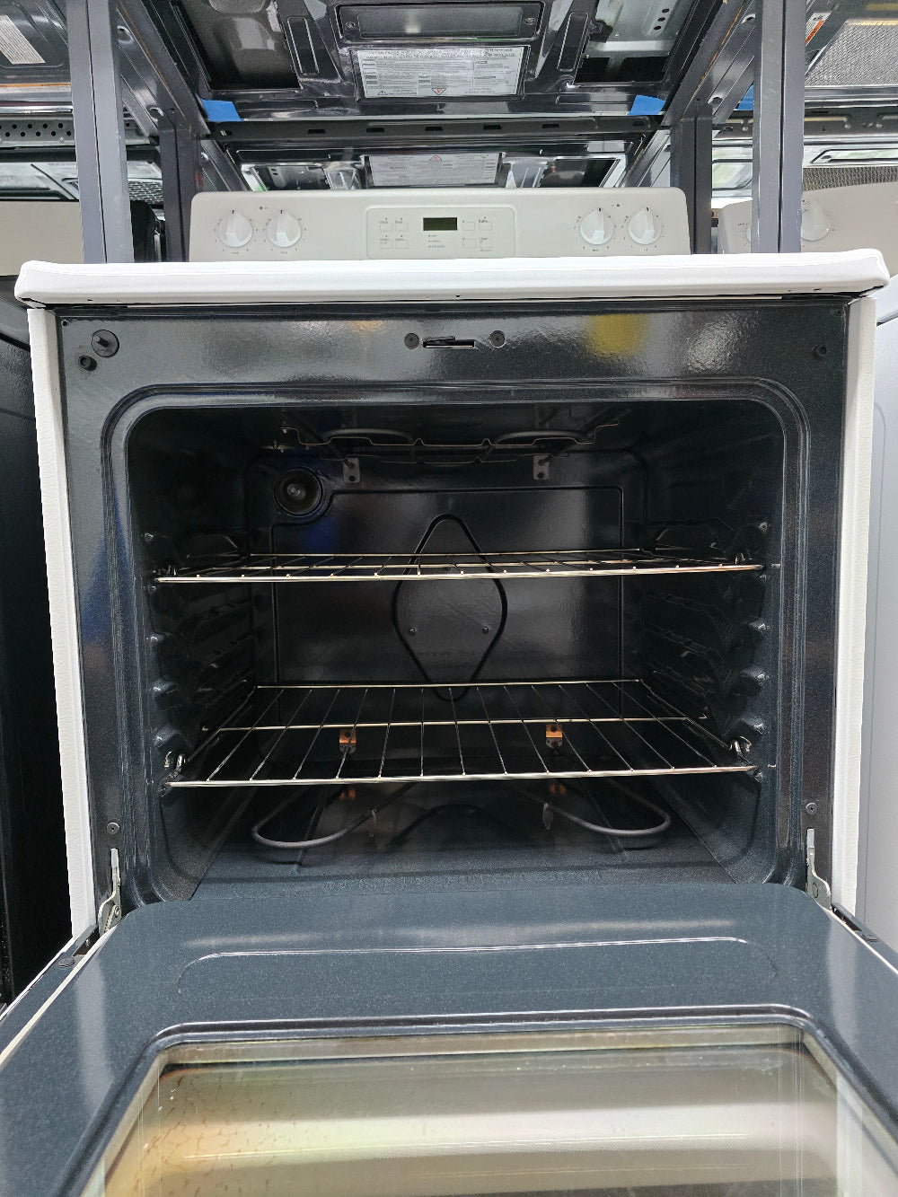 Reconditioned Frigidaire 30" Freestanding Electric Range FFEF3015LWE