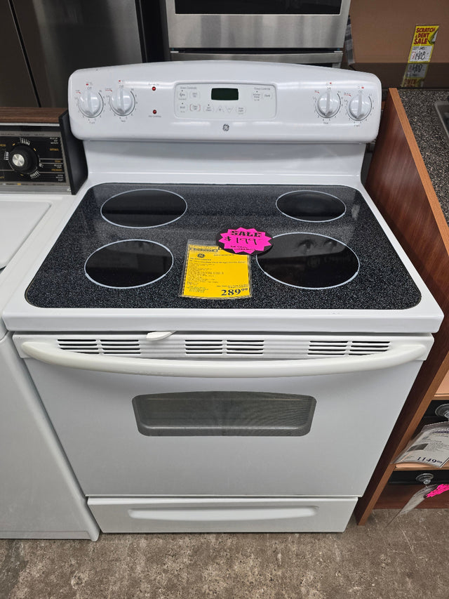 Reconditioned GE 30" Free-Standing Clean Design Electric Range JBP62DM2WW