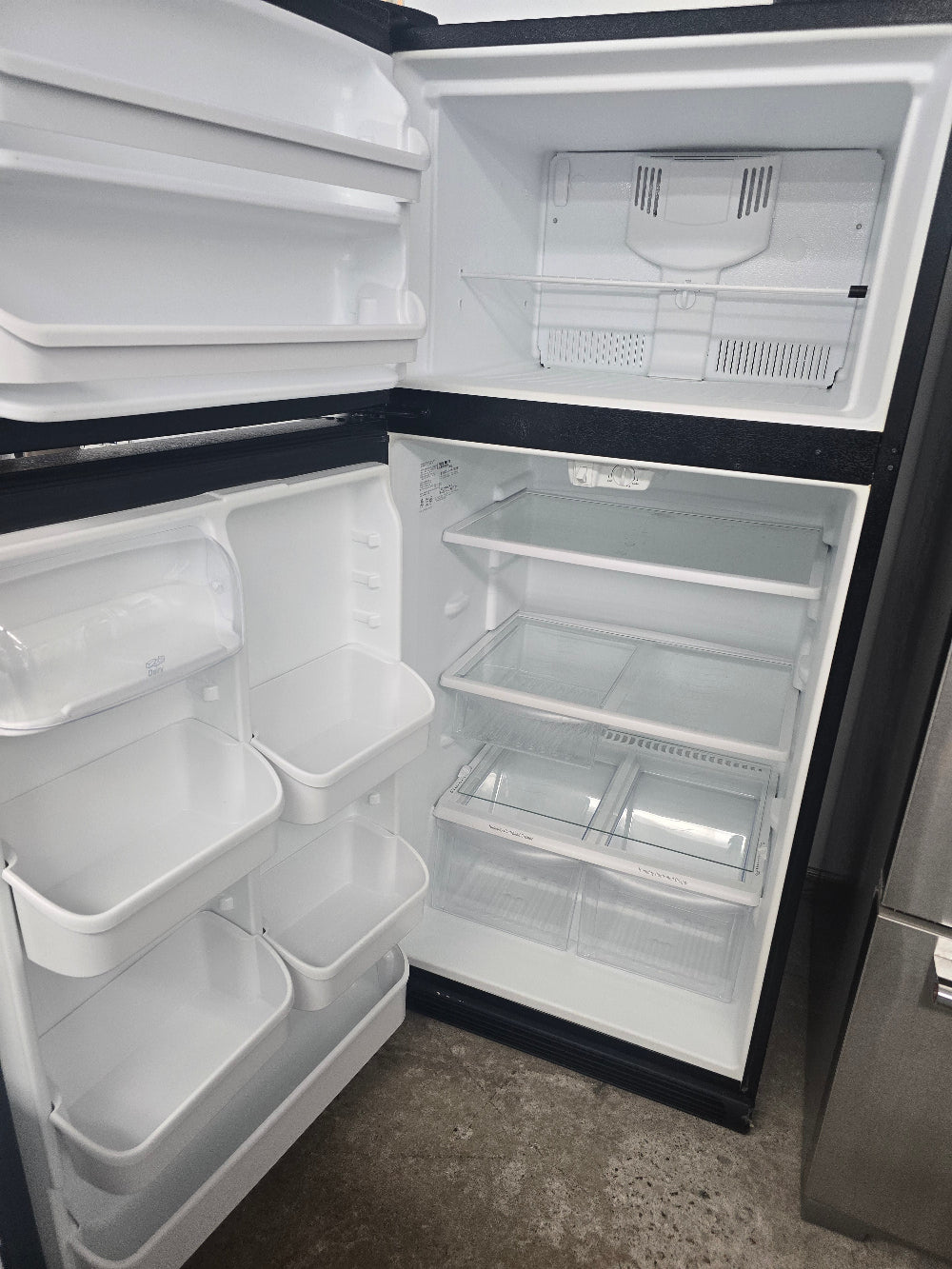 Reconditioned Kenmore Top Freezer Refrigerator 253.68989801