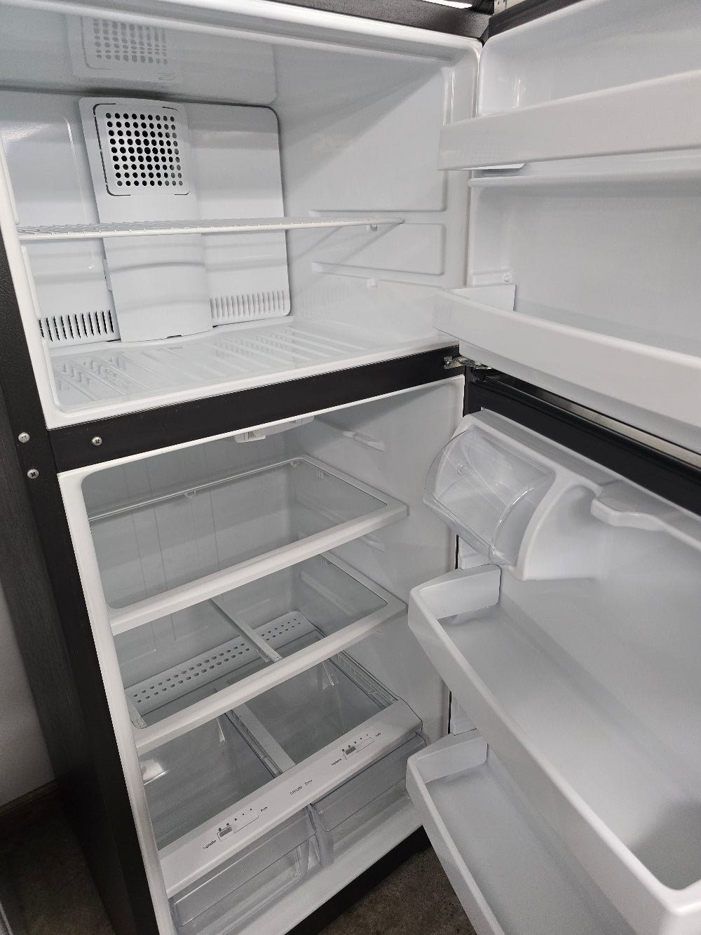 Reconditioned GE 15.5 Cu. Ft. Top-Freezer Refrigerator GTE16GSHCRSS