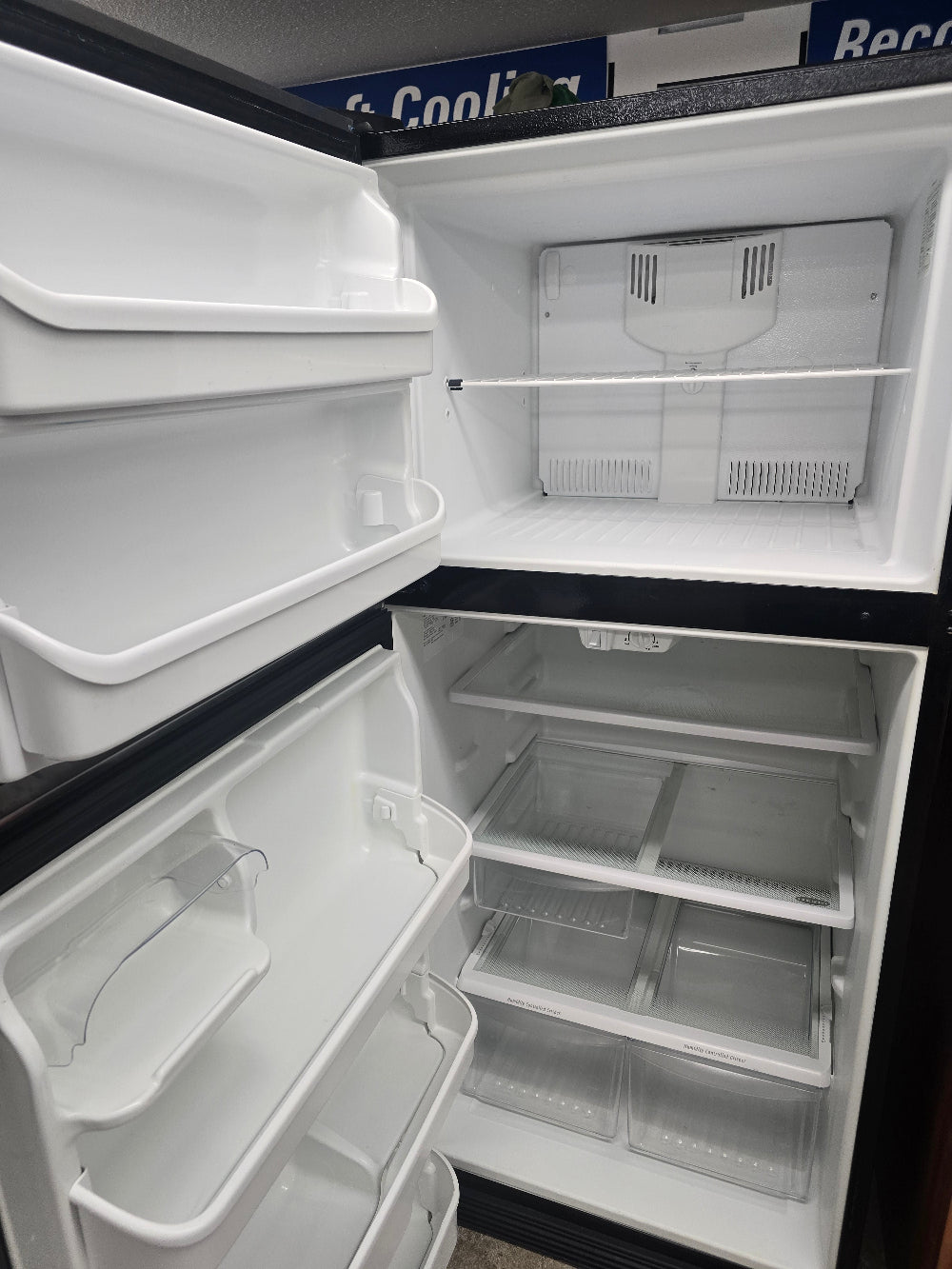 Reconditioned Frigidaire 20.5 Cubic Feet Top Mount Refrigerator FRT1S6ESK9