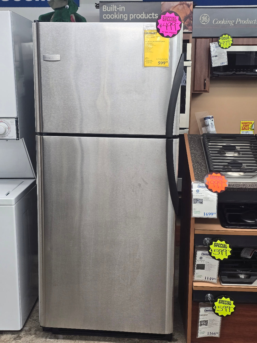 Reconditioned Frigidaire 20.5 Cubic Feet Top Mount Refrigerator FRT1S6ESK9