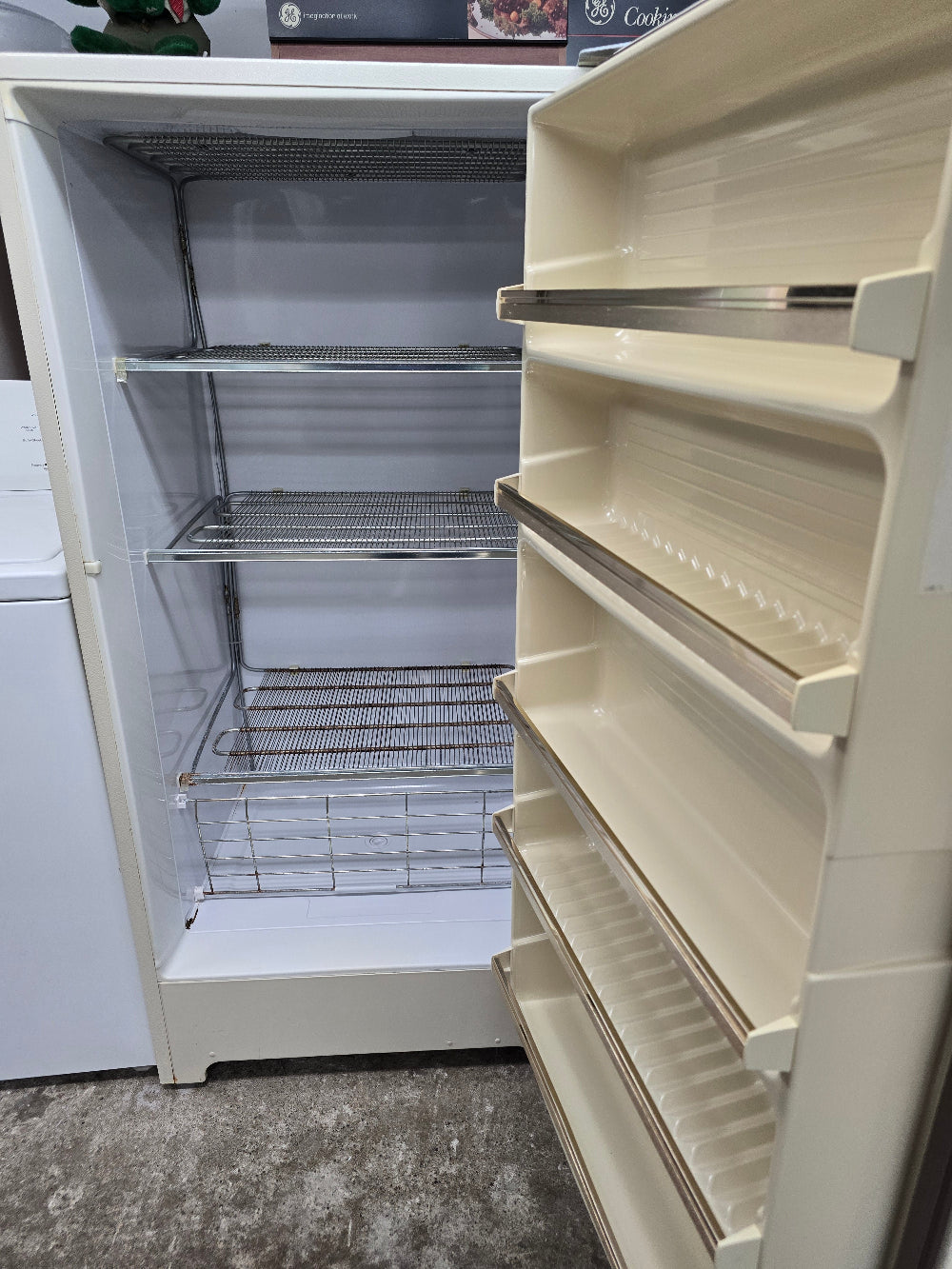 Reconditioned Montgomery Ward 16.0 cu. ft. Upright Freezer 46056