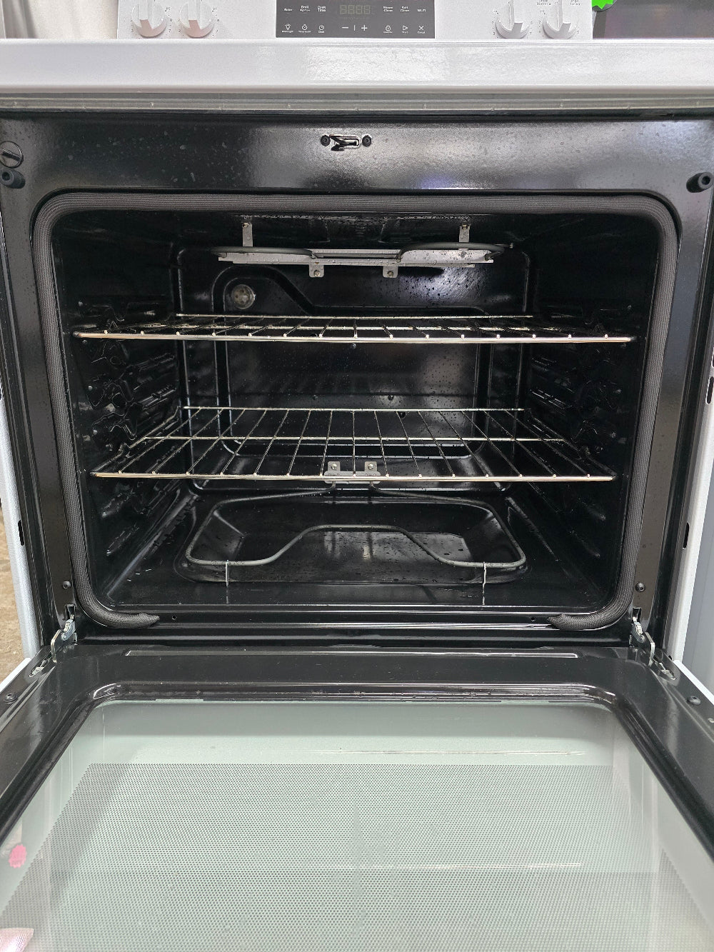 Reconditioned GE 30" Freestanding Electric Range GRF400PV1WW