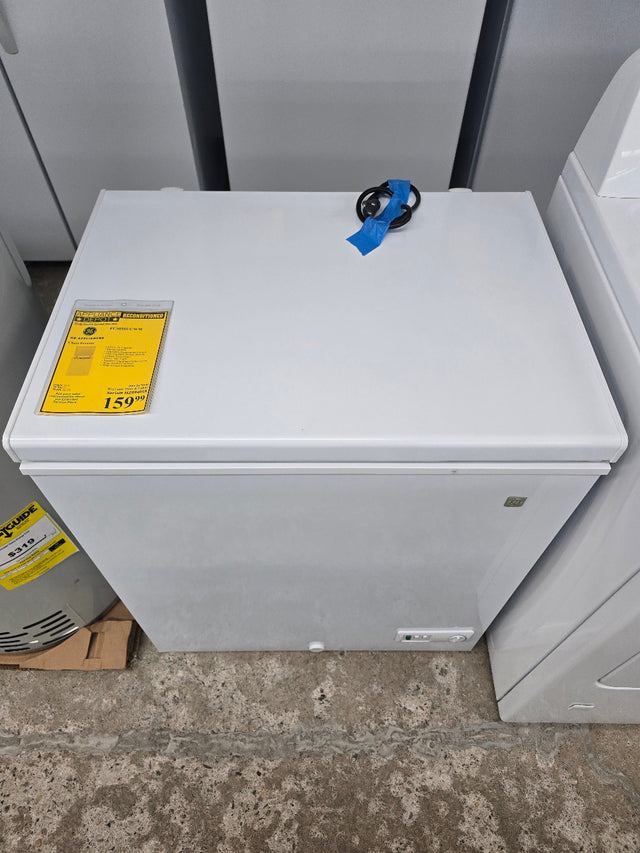 Reconditioned GE 5.0 cu. ft. Chest Freezer FCM5SUCWW