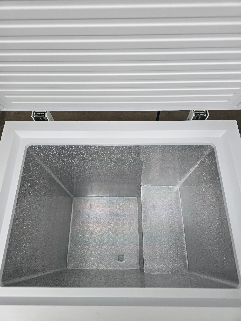 Reconditioned GE 5.0 cu. ft. Chest Freezer FCM5SUCWW