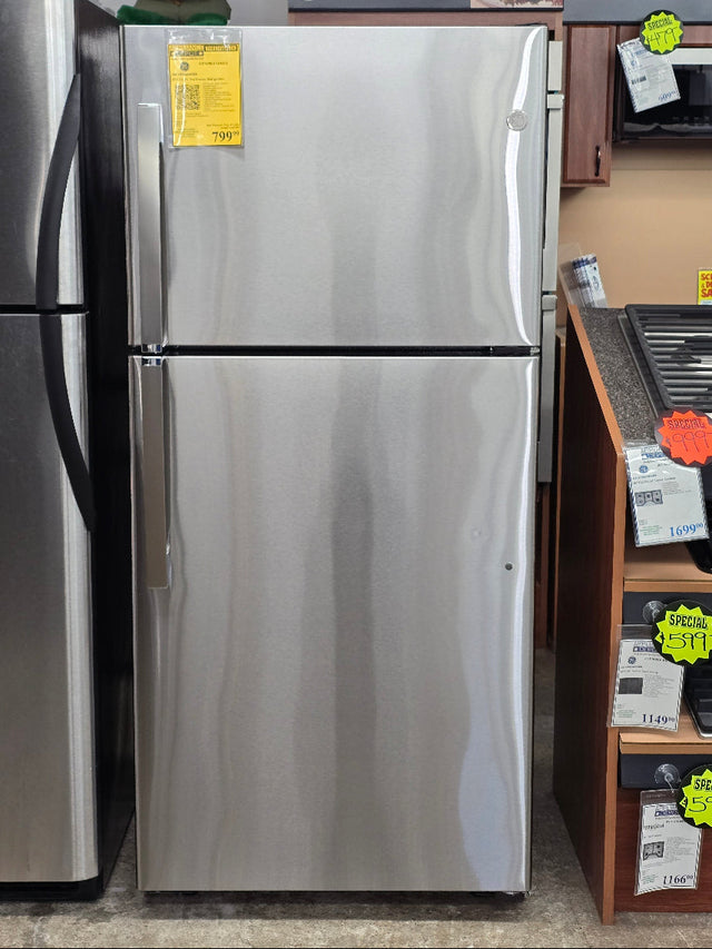 Reconditioned GE 19.2 Cu. Ft. Top Freezer Refrigerator GTS19KYNDRFS