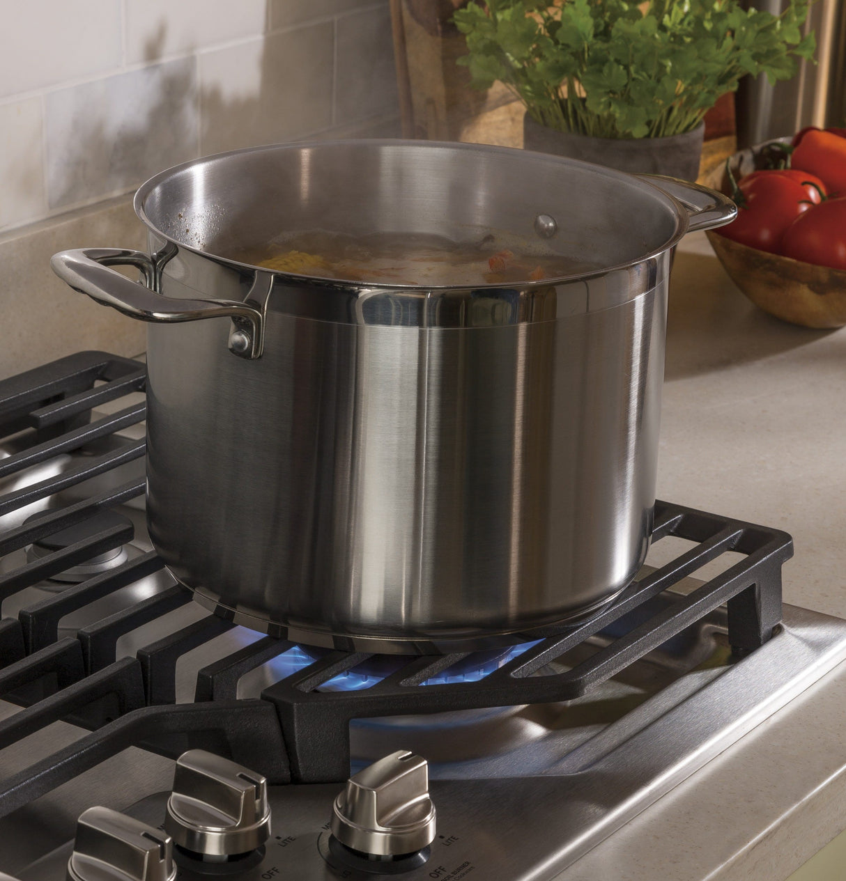 GE 30" Built-In Gas Cooktop with 5 Burners and Dishwasher Safe Grates JGP5030SLSS