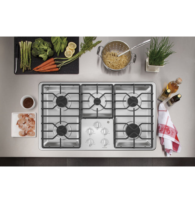 GE® 36" Built-In Gas Cooktop JGP3036SLSS