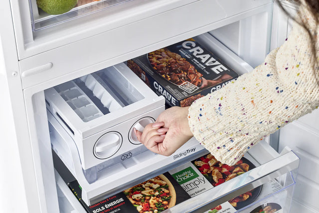 Classic Retro 23.6 in 11.7 cu. ft. Frost Free Retro Bottom Freezer Refrigerator in Marshmallow White, ENERGY STAR UGP-340L W AC