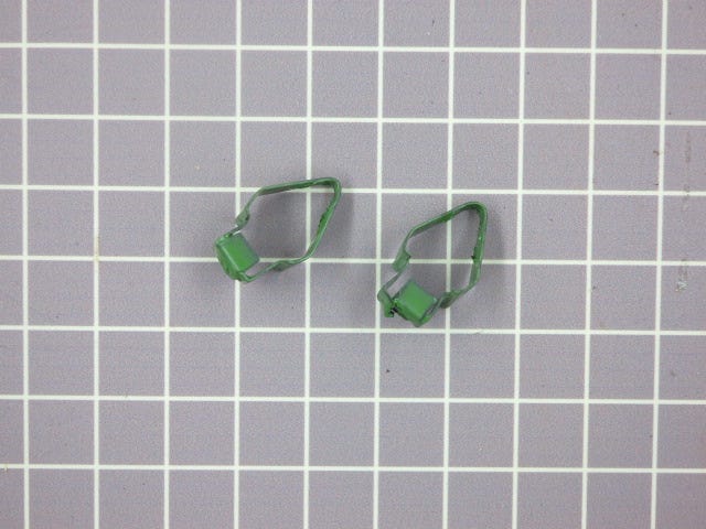 Toe Panel Clip DE905