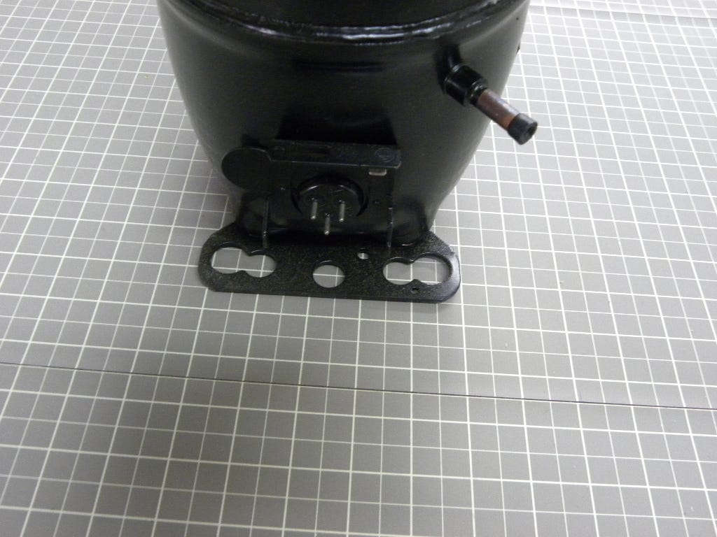Compressor 900BTU W/ Elec & Drier 8201558