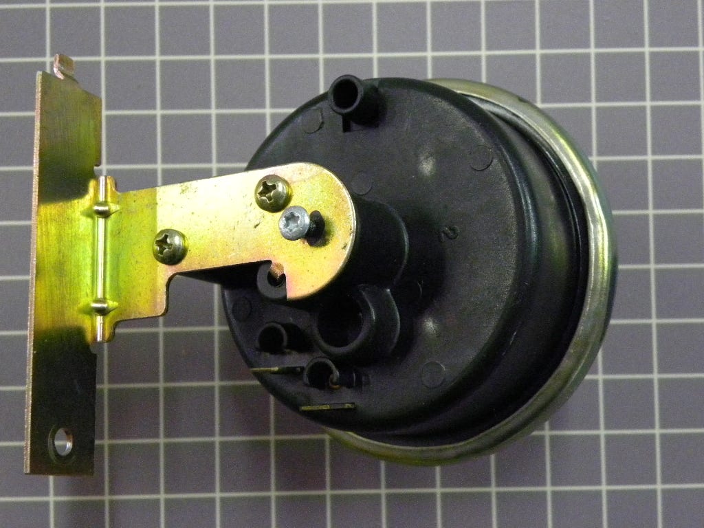Transducer 8299559