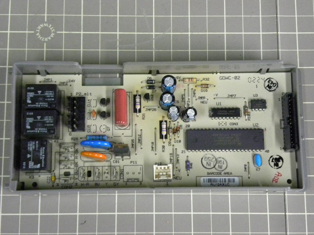 Microcomputer 8528874