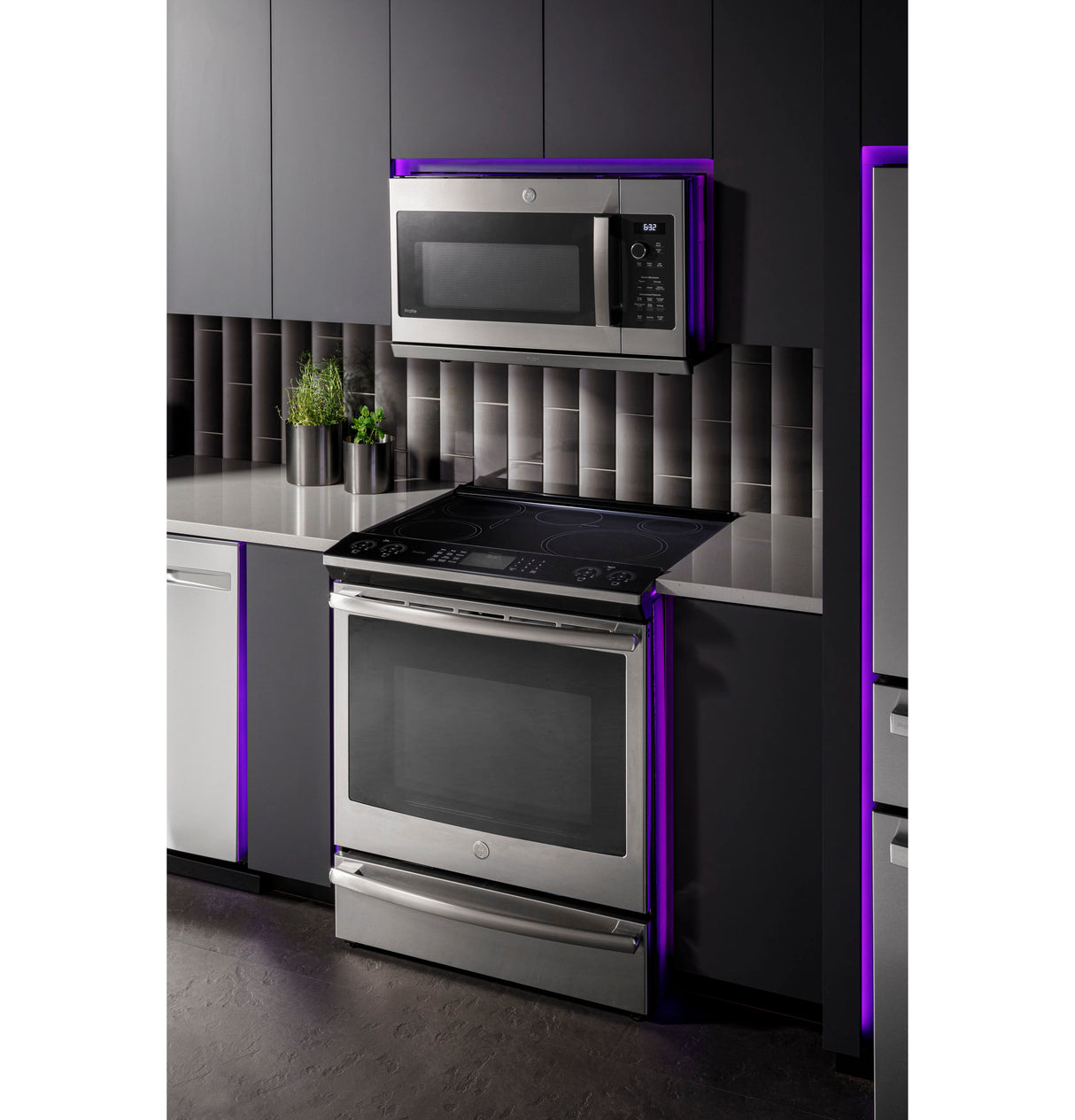 GE Profile™ 2.2 Cu. Ft. Over-the-Range Sensor Microwave Oven PVM9225RYSS