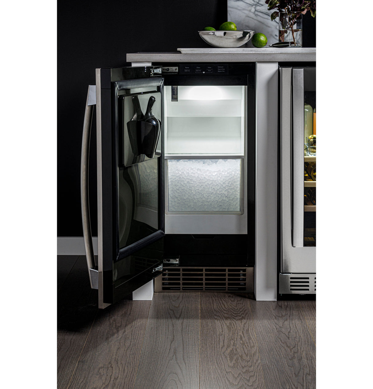 Ice Maker 15-Inch Panel-Ready - Nugget Ice UNC15NPWII