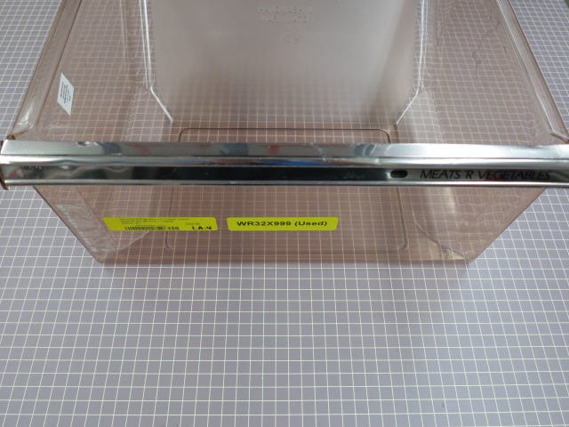 Lower Crisper Pan WR32X999