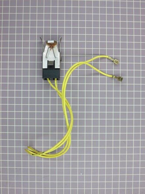 Receptacle and Wire Connector (Yellow) 242827