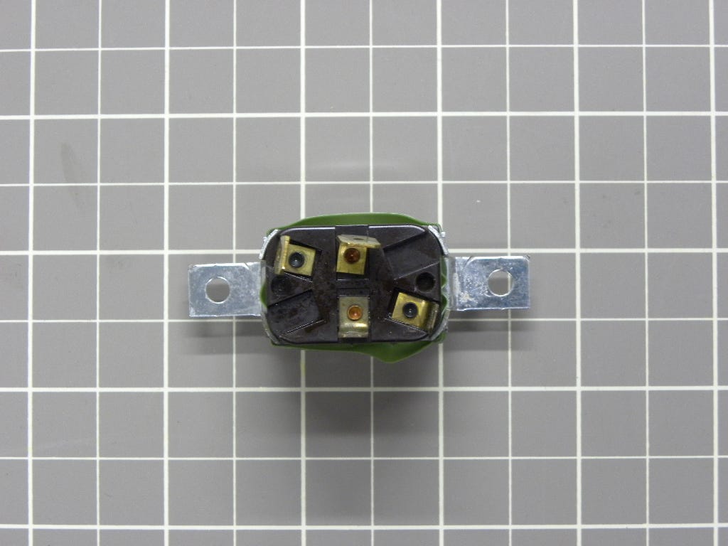 Switch Y702546