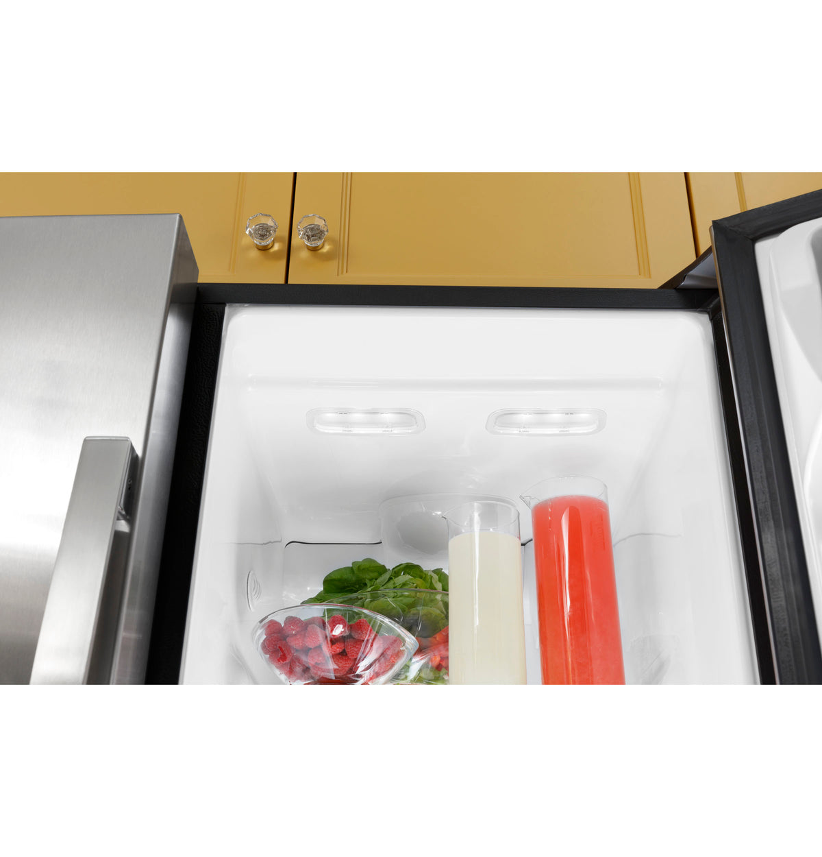 GE ENERGY STAR® 25.3 Cu. Ft. Side-By-Side Refrigerator GSE25GYPFS