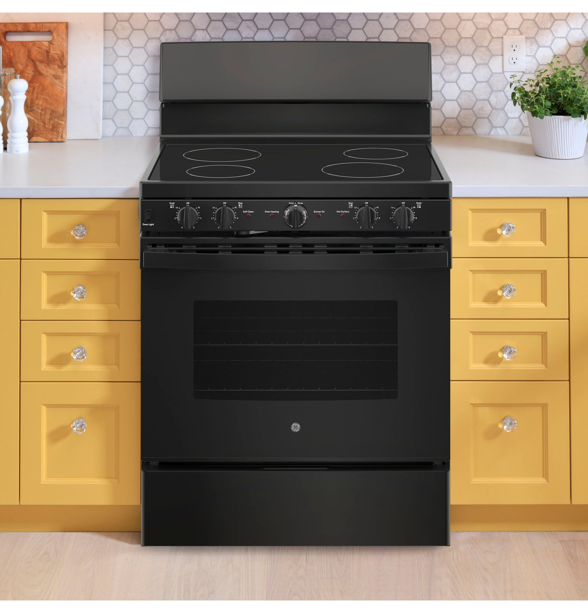 GE® ENERGY STAR® 30” Free-Standing Electric Radiant Smooth Cooktop Range JB480DYBB