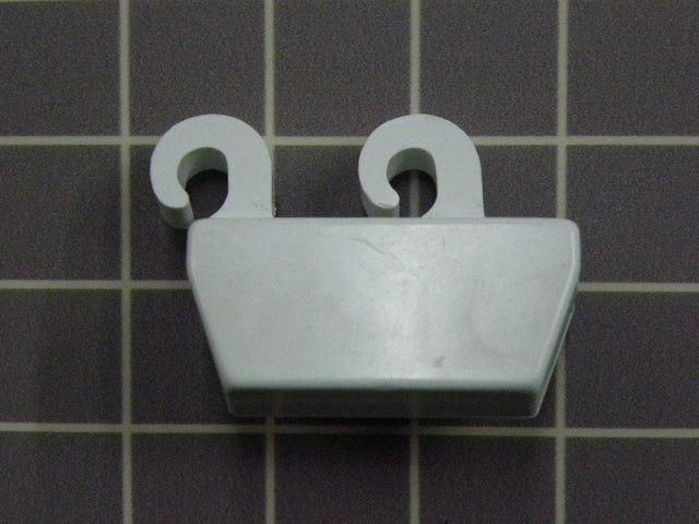 LH Retainer Bracket 5303323481