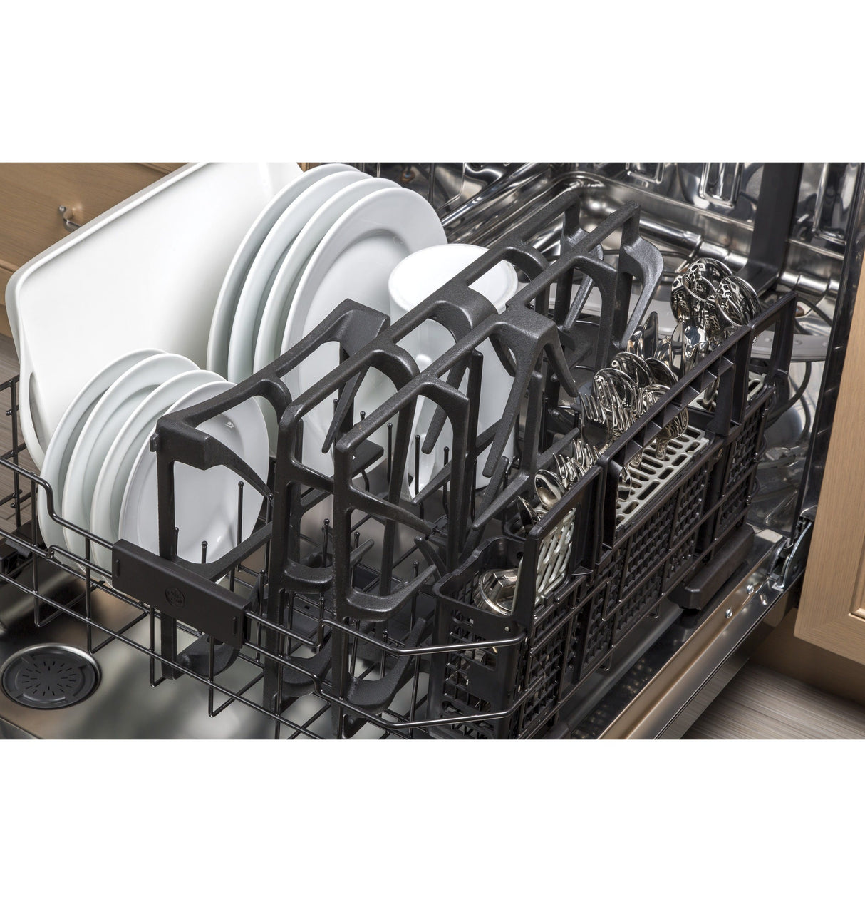 GE 36" Built-In Gas Cooktop with 5 Burners and Dishwasher Safe Grates JGP5036DLBB