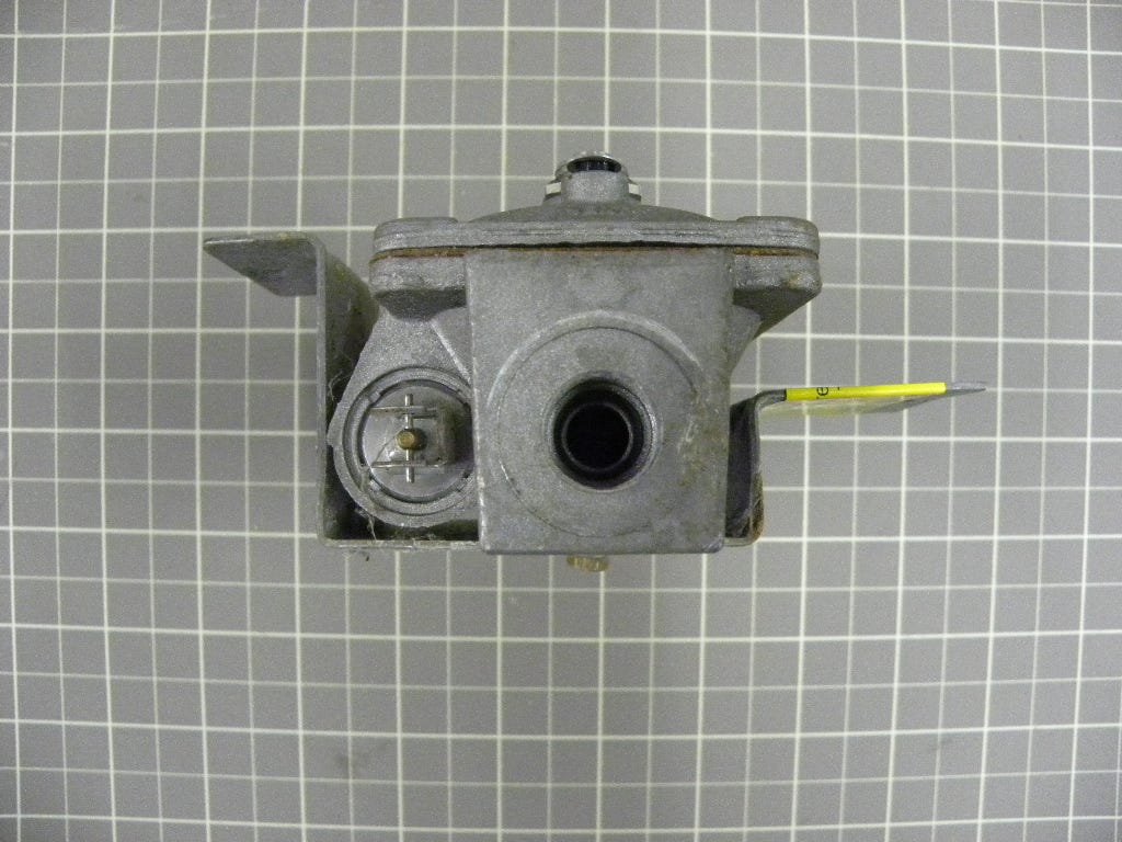 Gas Pressure Switch 166T011P01