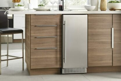 Silhouette 15″ Built-in Under counter Ice Maker in Stainless Steel DIM32D2BSSPR
