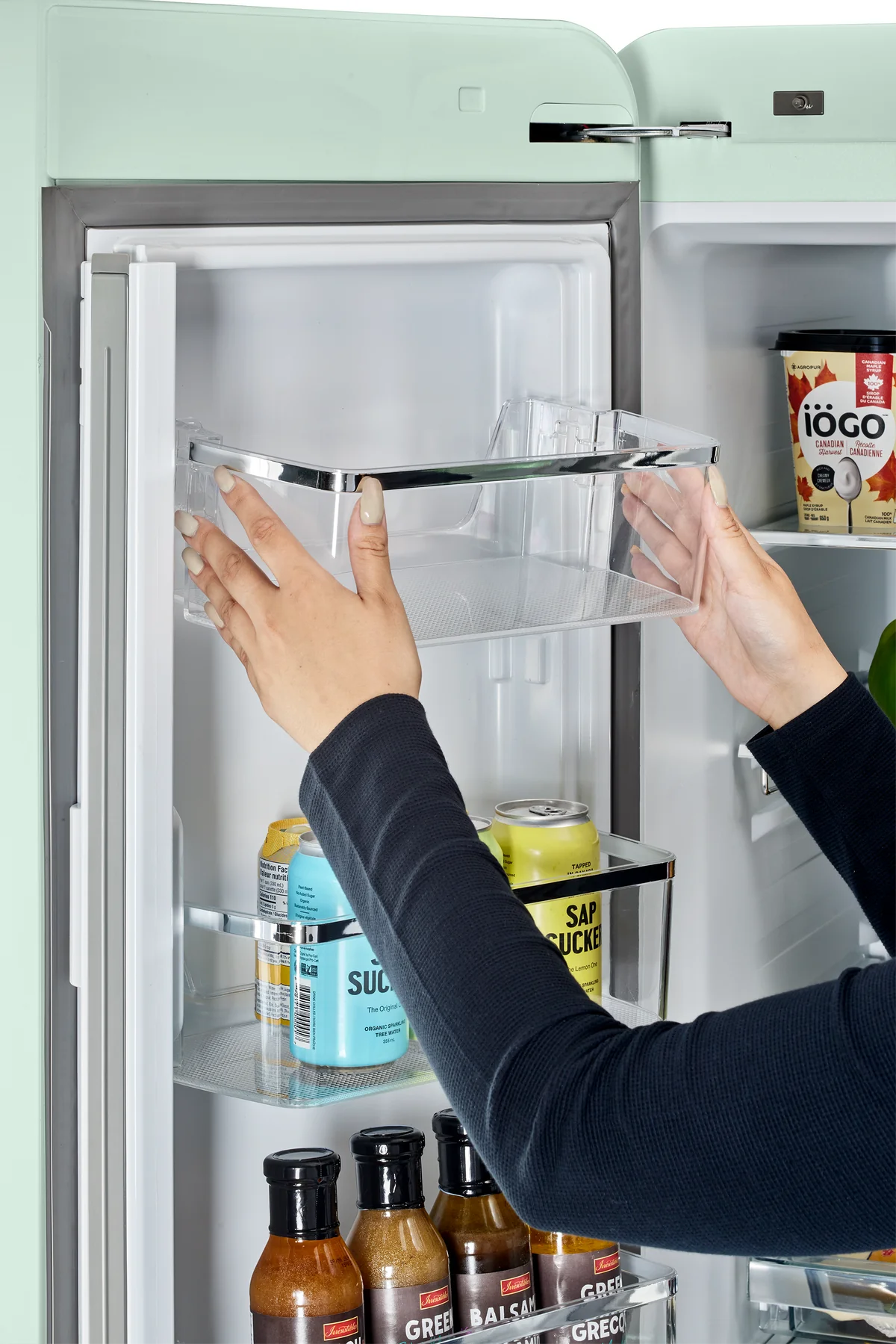 Classic Retro 36-inch 21.4 cu. ft. Frost Free French Door Counter Depth Refrigerator with Built-In Ice Maker in Summer Mint Green, ENERGY STAR® UGP-595L LG AC