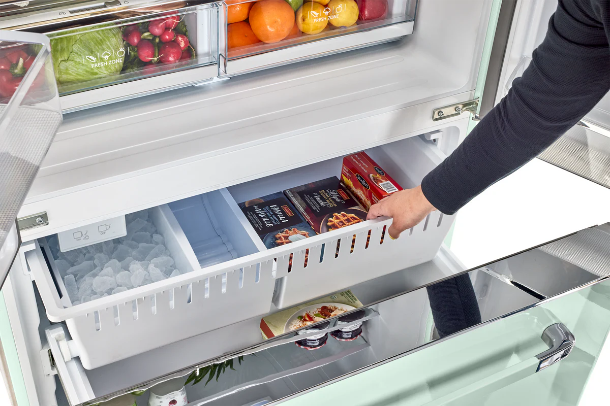 Classic Retro 36-inch 21.4 cu. ft. Frost Free French Door Counter Depth Refrigerator with Built-In Ice Maker in Summer Mint Green, ENERGY STAR® UGP-595L LG AC