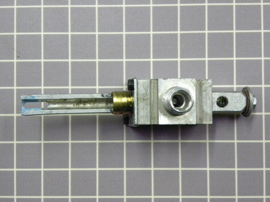 Right Gas Valve Y04100184